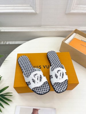 Louis Vuitton LV Isola Flat Slide Mule 06