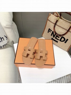 Hermes Oran Flat slippers in Box calfskin 051 2021 Collection