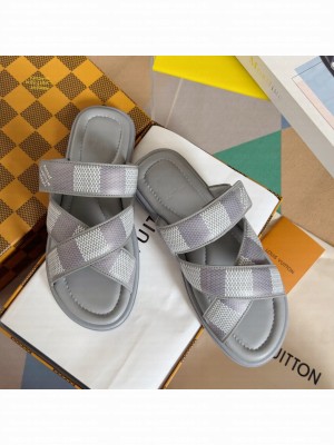 Louis Vuitton Man's LV Venice Mule 02