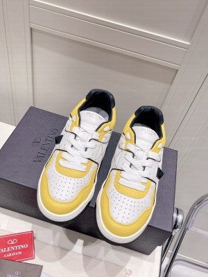 Valentino Garavani ONE STUD Low-Top Nappa Sneaker 2022 collection 05