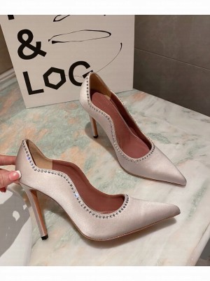 Amina Muaddi                                                                                        Romy pump beige