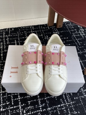 Valentino Garavani Rockstud Untitled sneaker in white calfskin 028 2025