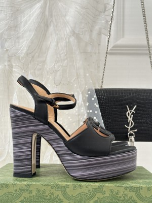 GUCCI WOMEN'S INTERLOCKING G SANDAL BLACK