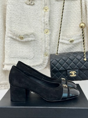 Chanel Women's 6cm Suede/Patent Leather Pumps Black