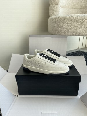 Chanel CC Logo Calfskin Sneakers G39978 White/Black 2024