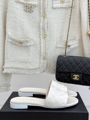 Chanel Quilted Velvet CC Logo Slide Flat White 2025