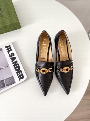 Gucci Women's pump with bamboo Horsebit black 2021 Collection