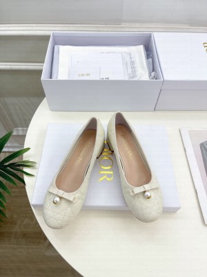 Christian Dior Quilted Cannage Cream Calfskin Pumps