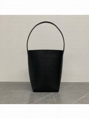 Celine SMALL BUCKET CUIR TRIOMPHE IN SMOOTH CALFSKIN TR032 BLACK