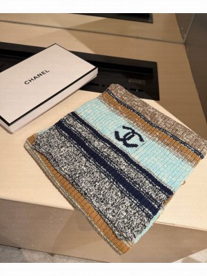 Chanel Knitted cashmere scarf