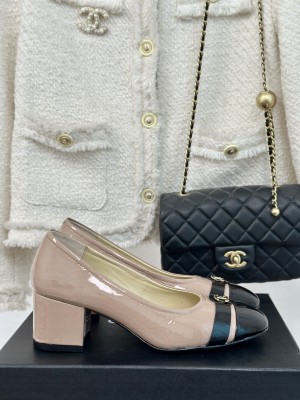 Chanel Women's 6cm Patent Leather Pumps Light Pink