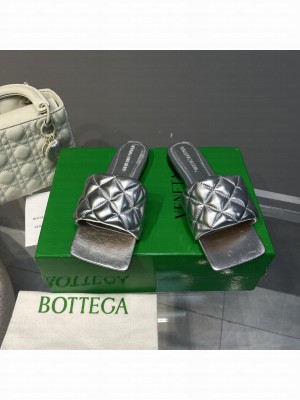 BOTTEGA VENETA Intreccio metallised leather Lido Flat Sandal Silver