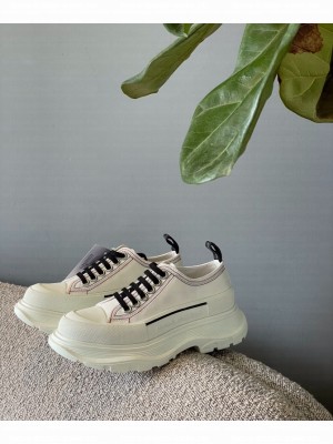 Alexander McQueen                                                                                        Tread Slick Lace up sneaker