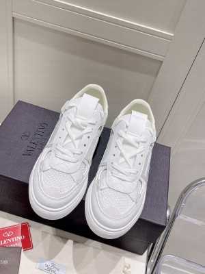 VALENTINO VL7N LOW-TOP SNEAKERS IN CALFSKIN AND MESH FABRIC WITH BANDS SNEAKERS 2022 COLLECITON 09