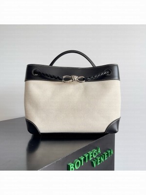 Bottega Veneta Andiamo calfskin 810214 black silver& canvas