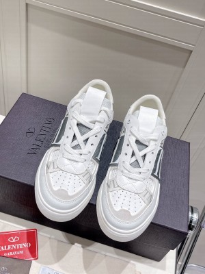 VALENTINO VL7N LOW-TOP SNEAKERS IN CALFSKIN AND MESH FABRIC WITH BANDS SNEAKERS 2022 COLLECITON 024