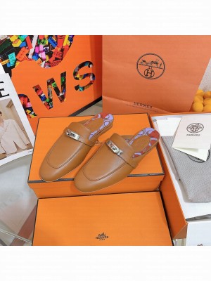 Hermes Oz Mule in Smooth Calfskin with Iconic Kelly Buckle Brown 2022 Collection