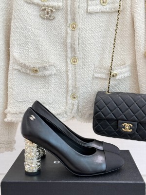 Chanel Kidskin, Imitation Pearls, Strass & Metal Black 8.5cm Pumps 2025