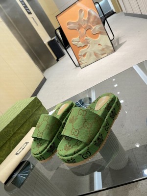Gucci×Adidas Women's Green Canvas platform slide sandal 2022 Collection 