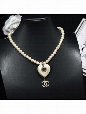 Chanel Women's Necklace ABC077