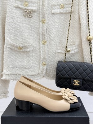 Chanel Lambskin Pumps with Camellia Bloom Charm Beige 2025