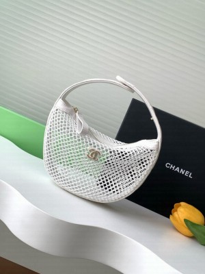 Chanel Chain handbag AP4575 white