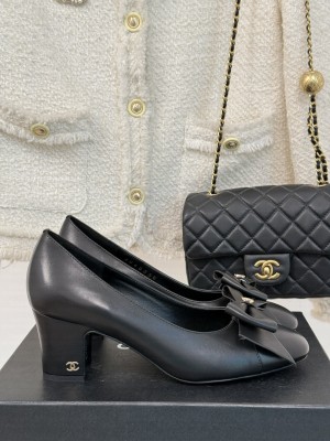 Chanel Lambskin with Bow black pumps 2025