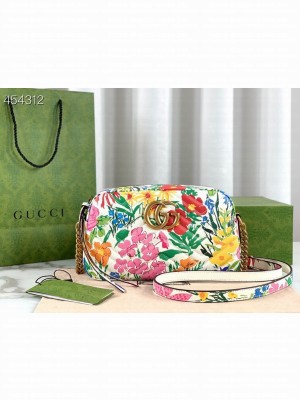 Gucci Ken Scott Small Matelasse Shoulder Bag 20cm ‎447632 Calfskin Leather Spring/Summer 2021 Collection, Floral White