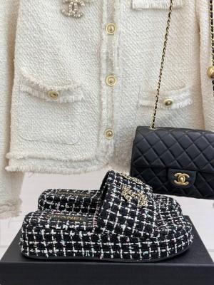 Chanel knit mules with CC logo black 2025