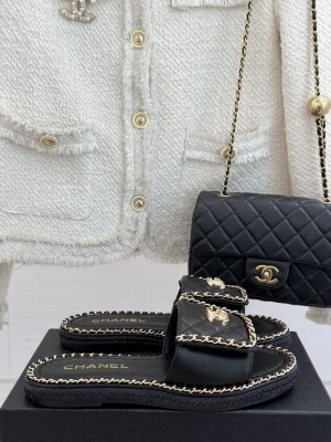 Chanel flat CC turn lock with chain slippers black leather 2025