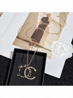 Chanel Women's Necklace ABC086