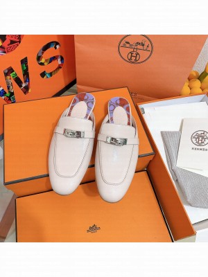 Hermes Oz Mule in Smooth Calfskin with Iconic Kelly Buckle Off-white 2022 Collection