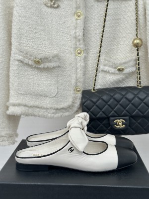 Chanel Lambskin Mary Janes slide Flats G46149 2025 white