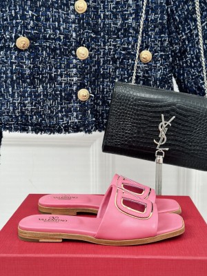 Valentino Garavani VLogo cut-out slide sandal in calfskin leather Pink