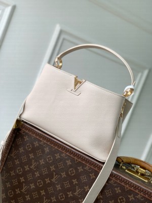 Louis Vuitton Capucines MM Souple M14370 Cream