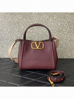VALENTINO Alltime medium grain calfskin bag B0Q18 Wine