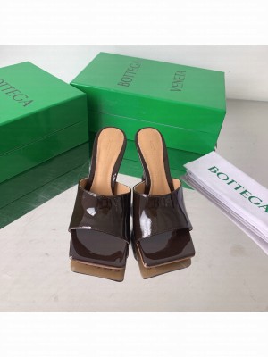 Bottega Veneta Stretch Patent Leather 9cm Mule Slide Coffee Sandals 2022 Collection