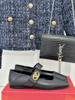 Valentino Garavani VLogo Locker Mary-Jane ballerina in calfskin Black