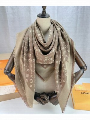 Louis Vuitton LOCK AND GO SHINE Shawl