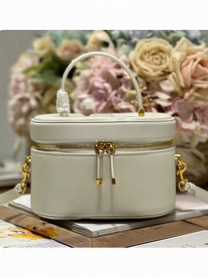 SMALL CD SIGNATURE VANITY CASE Calfskin with Embossed CD Signature S2203UTZQ Latte