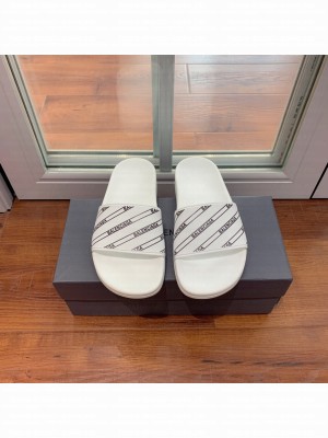 Balenciaga Unisex Pool Slide Sandal 05