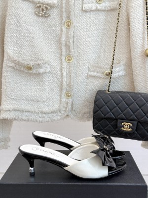 Chanel Patent Leather Bow 5cm Slide Mule White 2025 