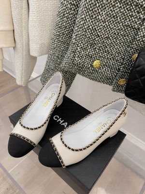 Chanel Heel 4.5cm Chain Pumps White Spring 2022 Collection