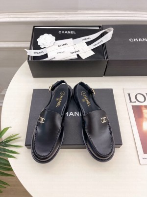 Chanel patent calfskin Slingbacks loafer with CC crystal logo black 2025