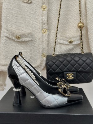 Chanel Patent leather Down fabric With Pearl Pumps 2024 Silver