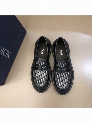 DIOR EXPLORER LOAFER Beige and Black Dior Oblique Jacquard and Black Smooth Calfskin 02
