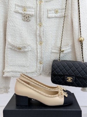 Chanel Calfskin Pumps with Chain Bow Beige 2025