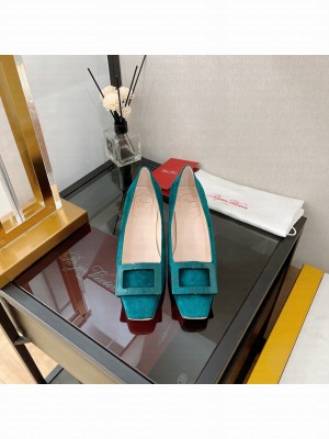 Roger Vivier 4.5cm Belle Vivier Motherpearl Buckle Pumps 02