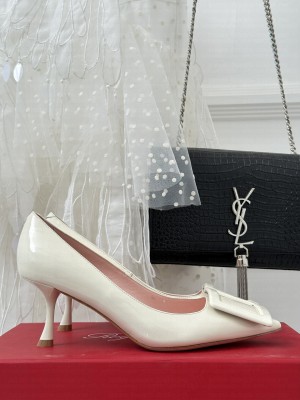 Roger Vivier buckle 7cm patent leather pump white
