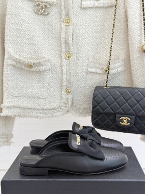 Chanel Lace Camellia Flat Mules with chain black 2025
